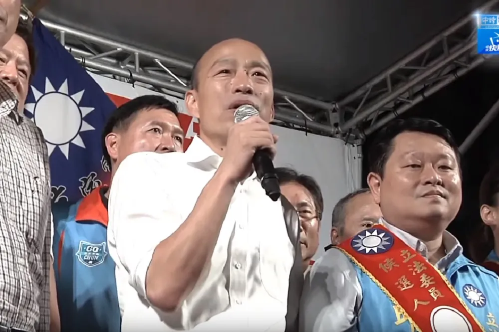 【又擦身侯友宜】韓國瑜、張善政聯手助選邱烽堯　現場喊破3萬人