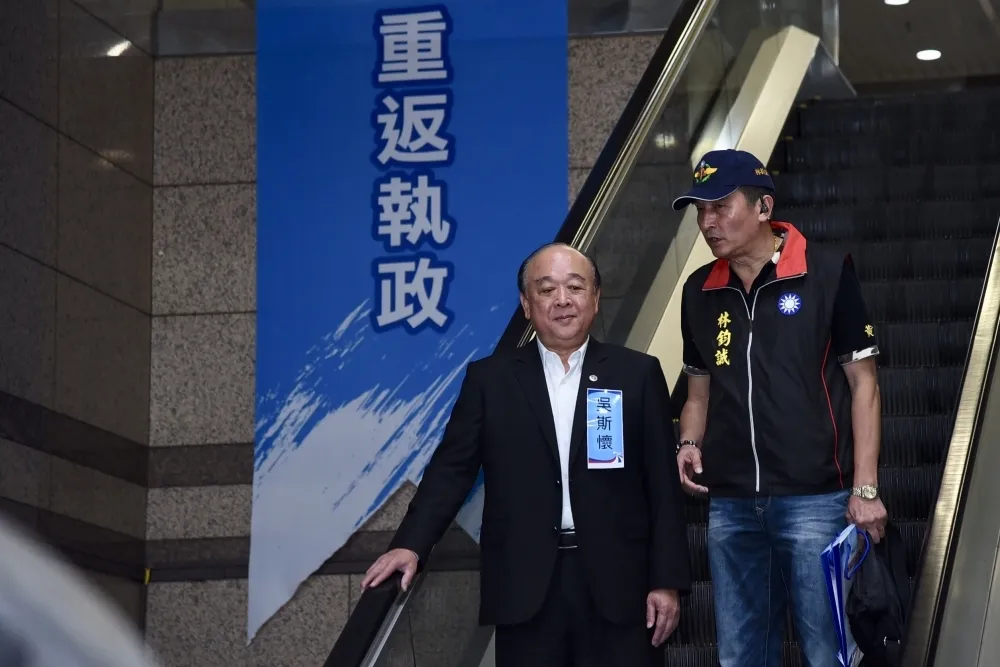 赴中聽習近平演說惹議　吳斯懷：礙於國際禮儀只能起立