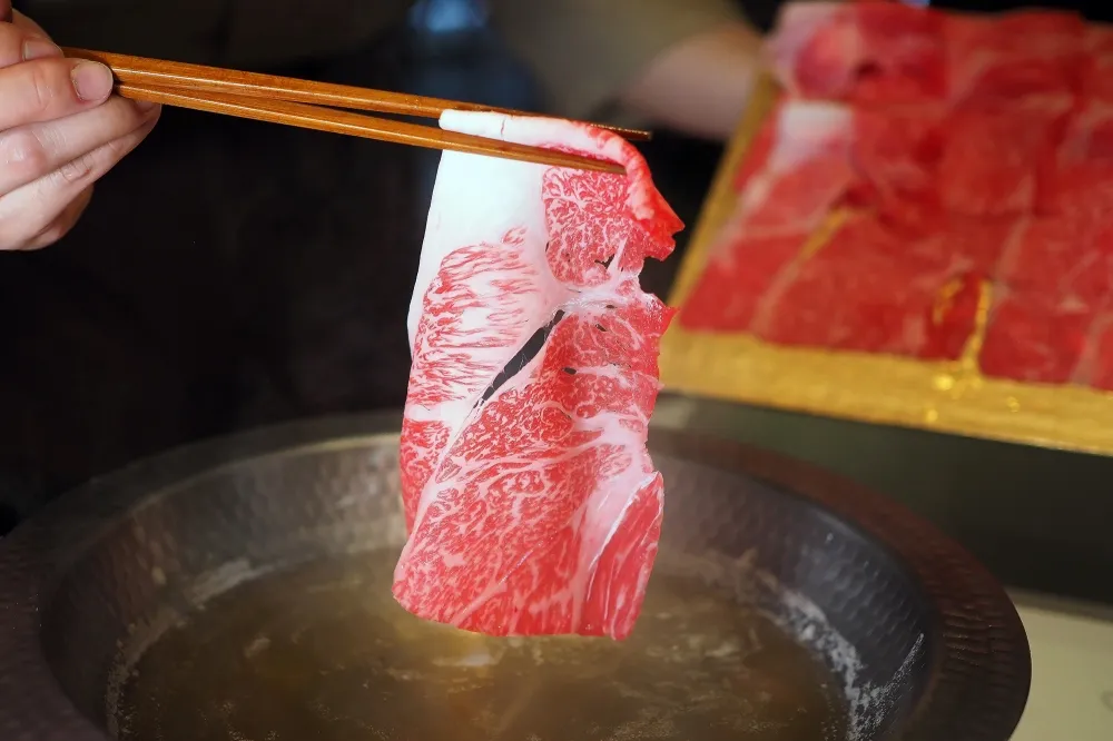【有片】11/27 前再加碼送神戶牛！聯手日本百年和牛品牌　「華國但馬屋」 11/25 正式開幕