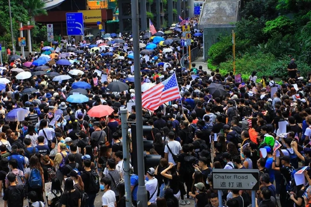 美國絕對有動用「香港牌」的誘因
