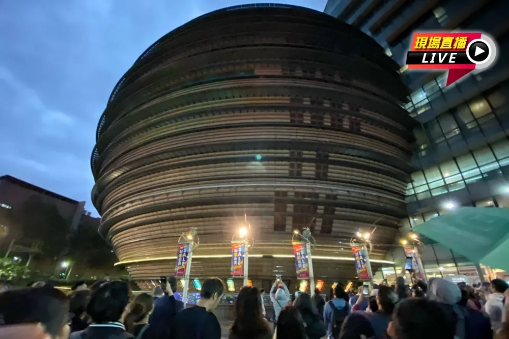 【直播】京華城熄燈感恩會　創辦人沈慶京到場致詞