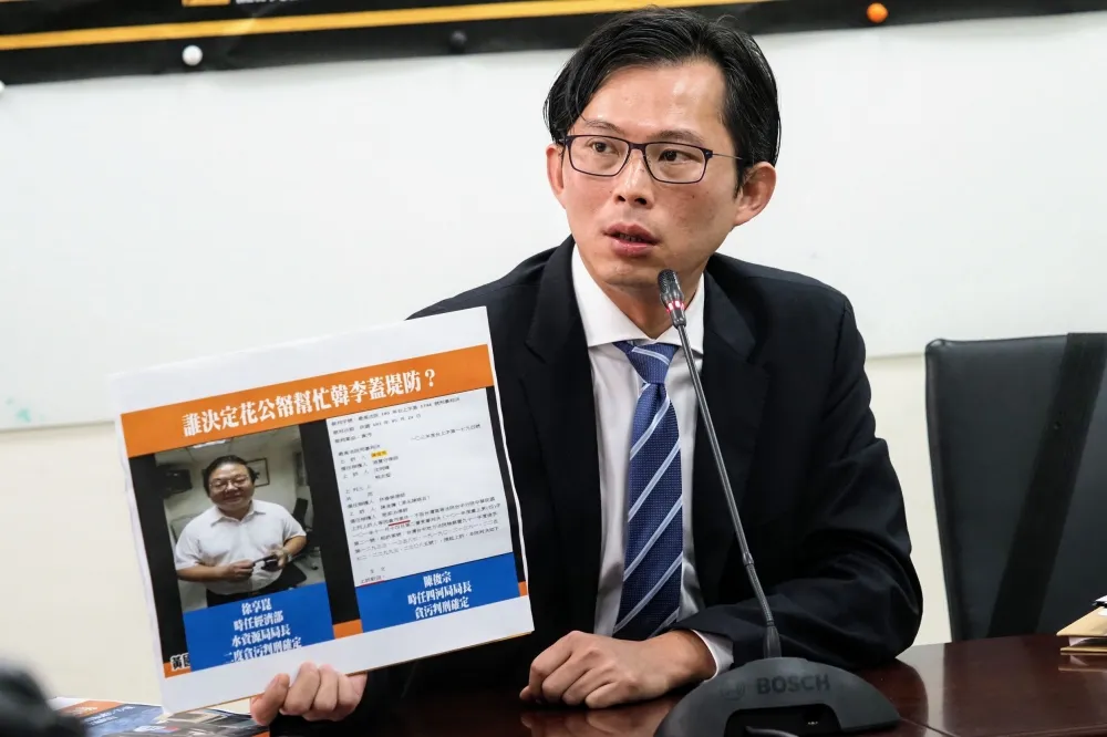 韓國瑜夫妻為李家採砂石疑向中央施壓　黃國昌轟：這到底哪門子庶民?