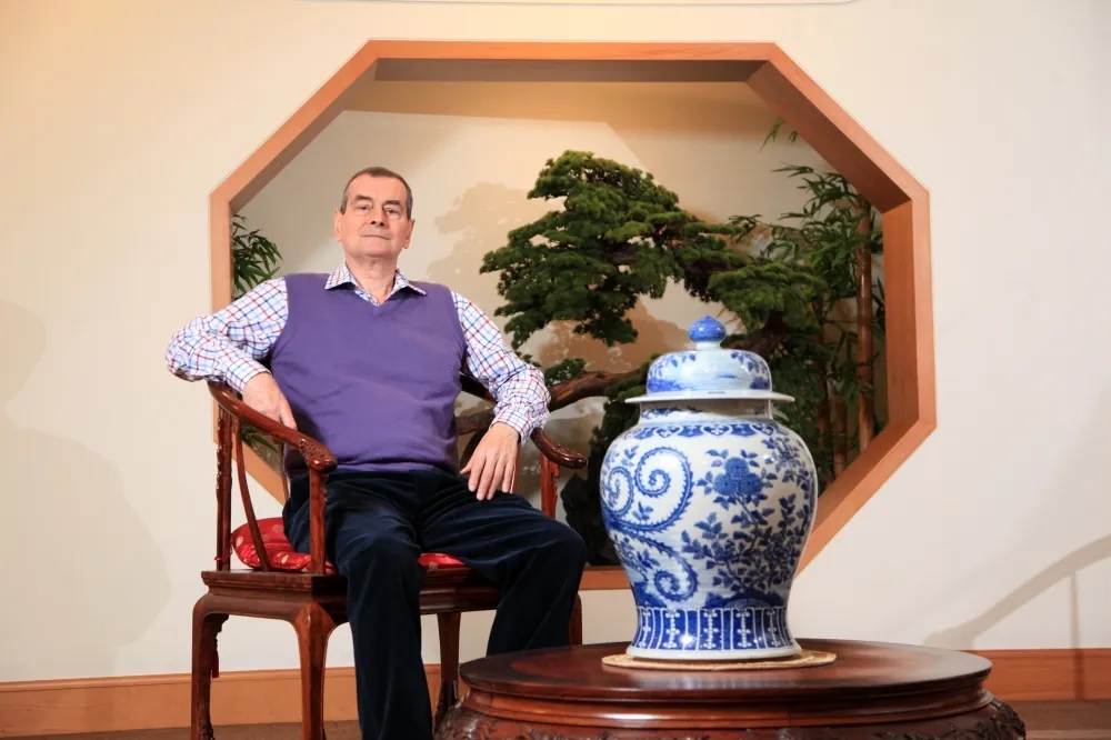 【上報人物】佳士得、鴻禧美術館都要他　來自UK的中國古瓷大師史彬士（上）