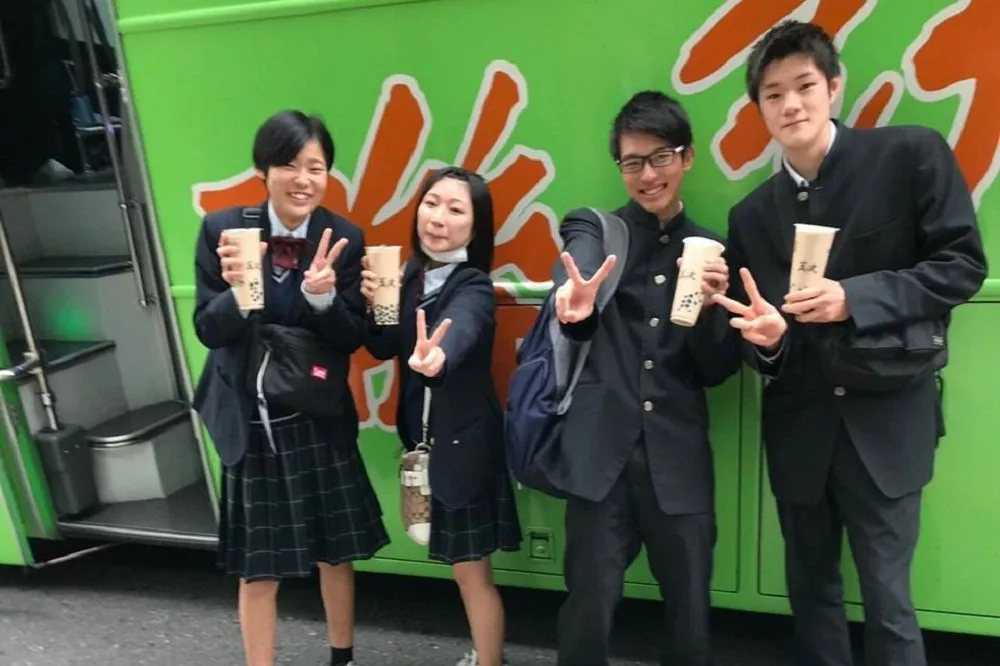 【珍奶外交片】「她非常喜歡貓…」　蔡總統驚喜接見訪台日本高校生