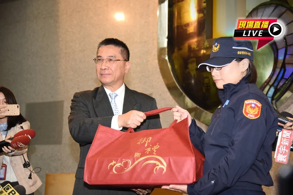 【直播】女警慘遭藍委陳宜民羞辱　徐國勇赴保六慰問