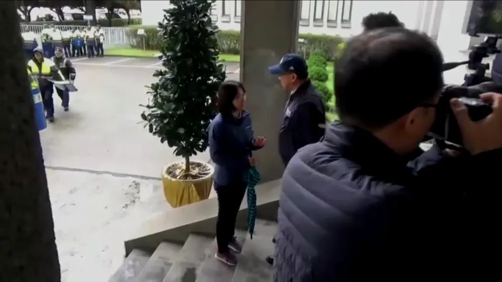 投書：立委抗議外交部的「討真相」與「真暴力」