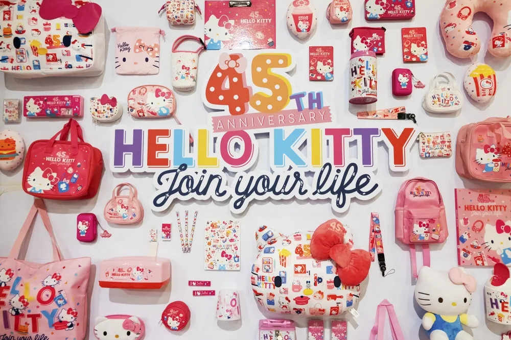 【影片】12/6~1/5 高雄夢時代免費入場！全台首發 Hello Kitty 45 週年互動主題展