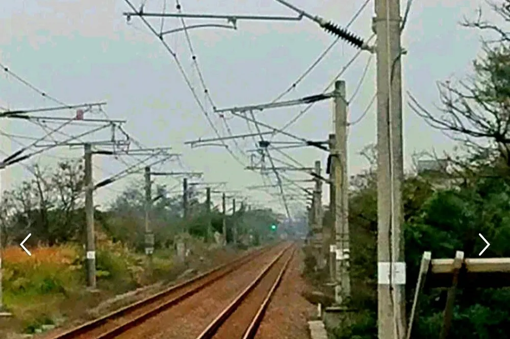 台鐵電車線故障「楊梅-北湖雙線不通 」　下午1:40恢復雙向通行