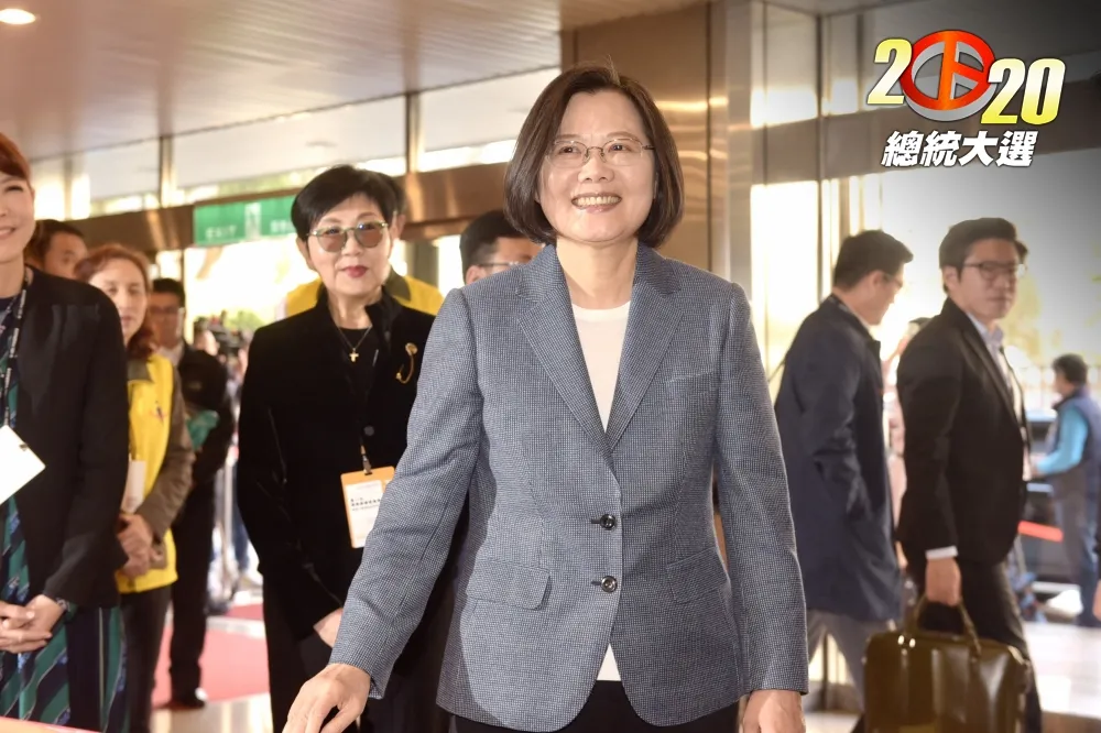 【政見交鋒2】「把反滲透法說成戒嚴」　 蔡英文回酸對手：北京會很欣慰