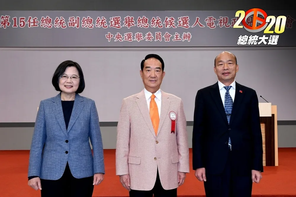 【政見交鋒2】韓國瑜喊政府應像調骨師　嗆蔡「罷韓找外國人湊數」