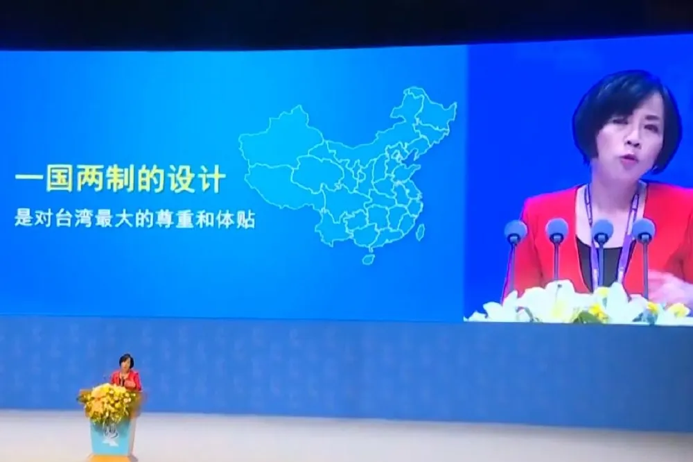人吃人的社會才會找黃智賢辯護中國言論自由