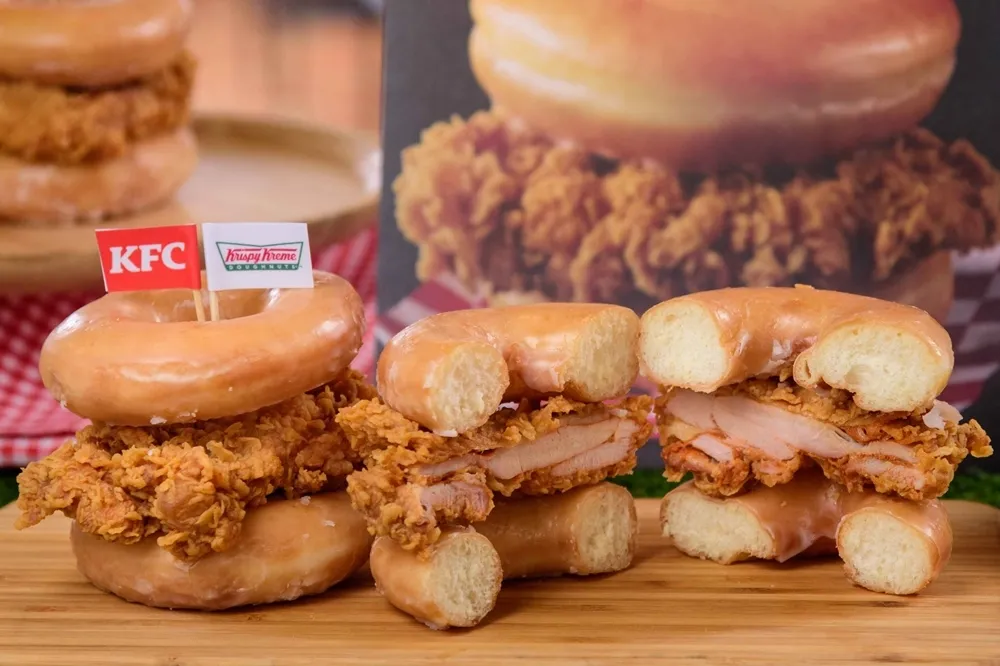 限時兩週超狂新品！肯德基攜手Krispy Kreme推出「美式甜甜圈卡啦雞腿堡」