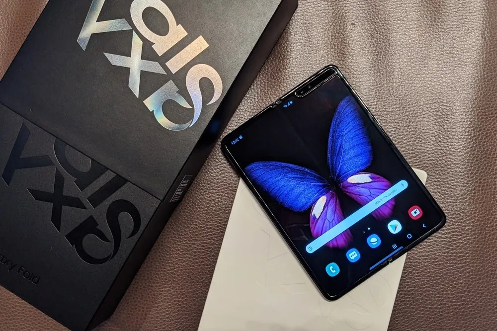 【開箱】三星 Galaxy Fold 1/4 正式在台販售　摺疊螢幕、六鏡頭、台灣售價曝光