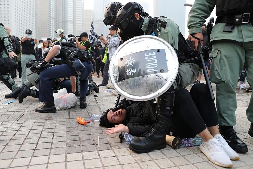 《華郵》報導9國警務專家控港警行動違反準則　港府強烈抗議