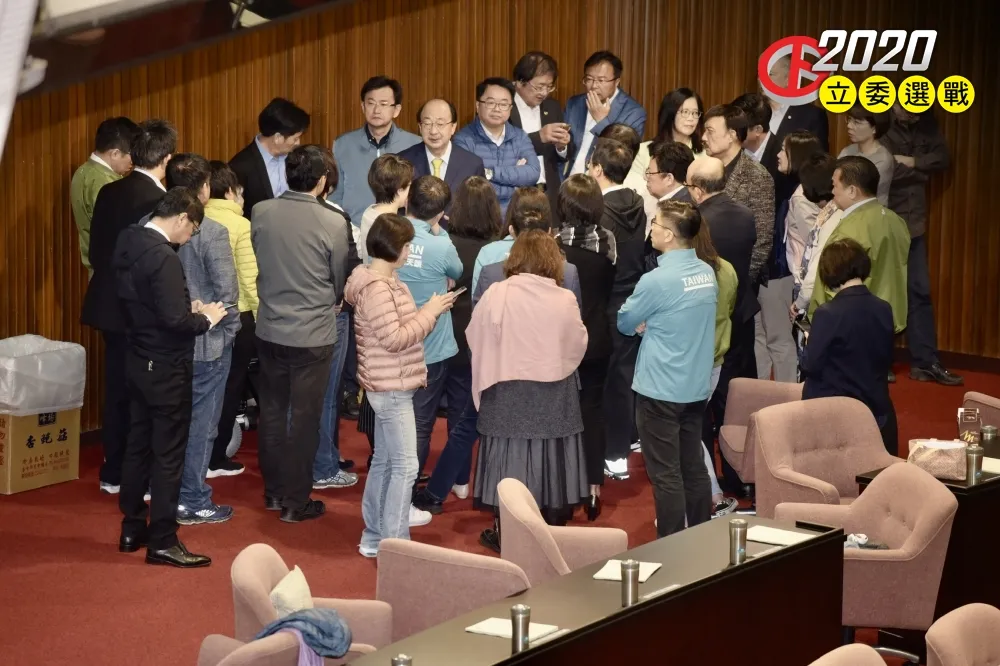 【反滲透法闖關】民進黨團力拚31日過關　刺激藍軍明年大選投票率