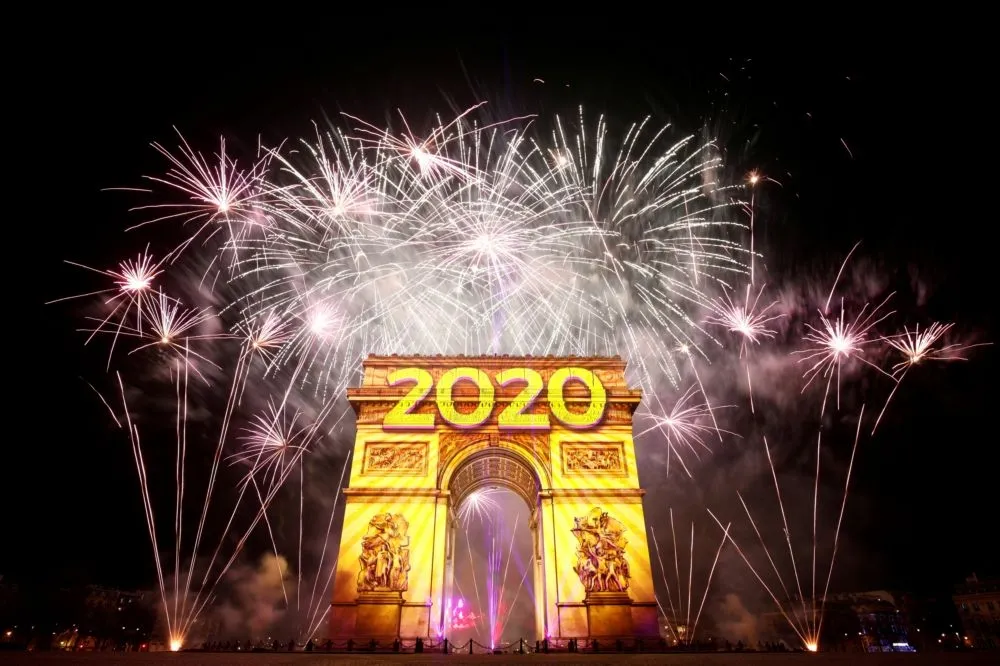 【圖輯】Hello，2020！全球喜迎新年　凱旋門、倫敦眼、克里姆林宮煙火眩目