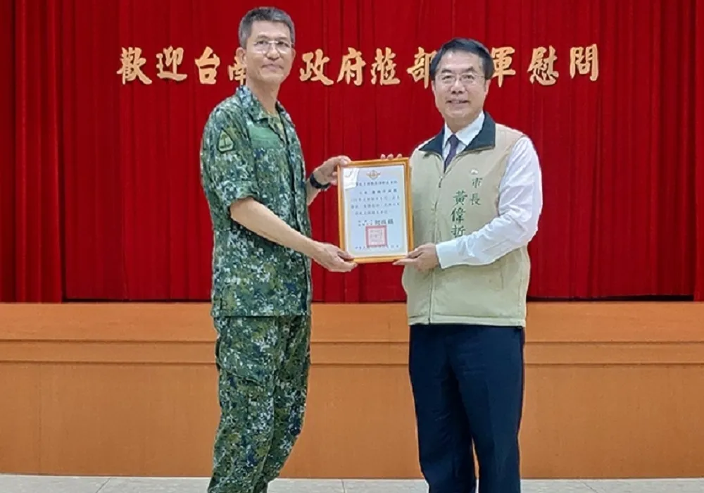 【黑鷹墜毀】五金行之子「摘星」成佳話　蛙人將軍洪鴻鈞罹難