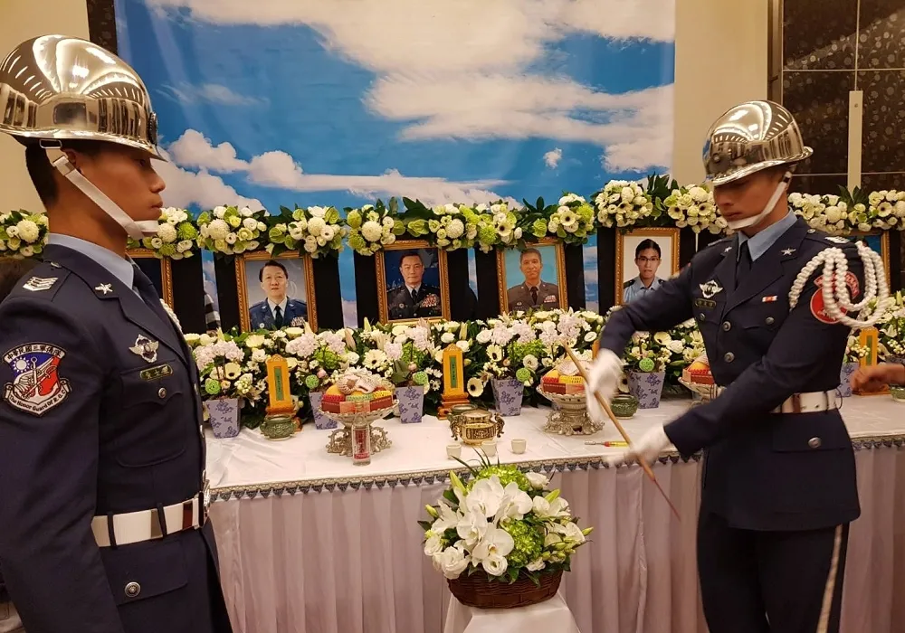 【黑鷹墜毀】沈一鳴等8人遺體陸運送回三總　設靈堂供弔唁