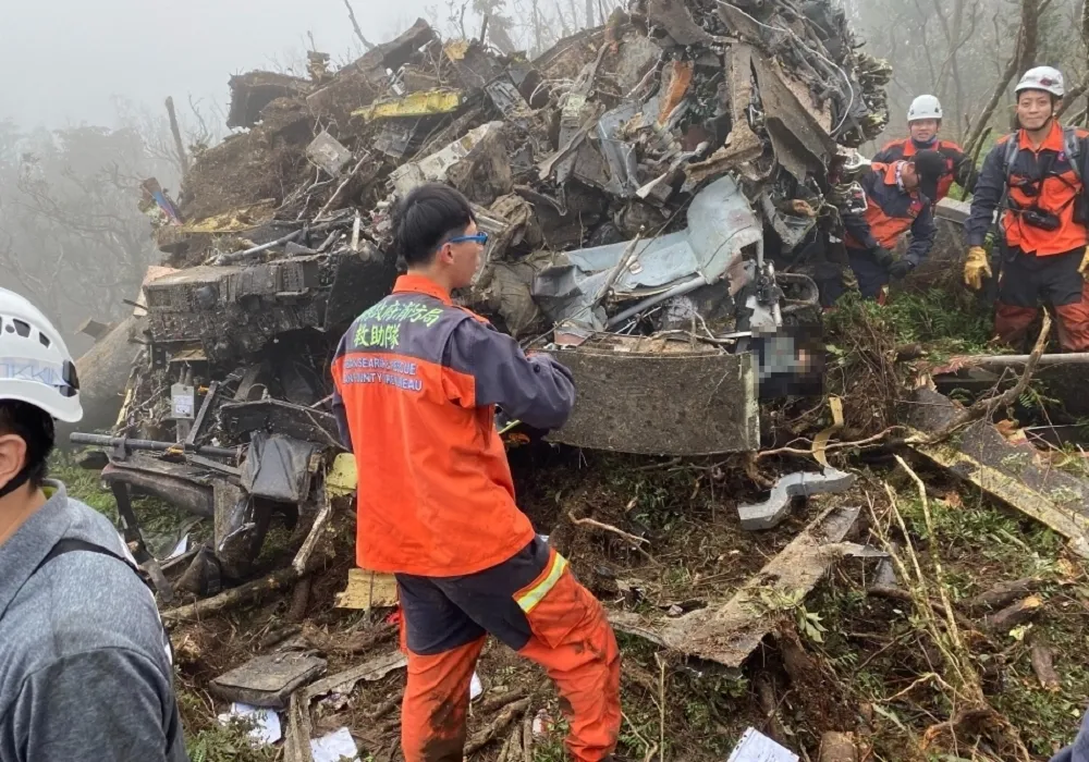 【獨家】飛行高度低於3000呎不需戰管引導　失事黑鷹直升機採用「民用C-10目視航路」