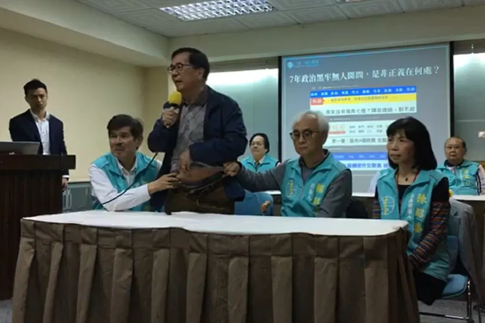 韓國瑜批319槍擊自導自演　扁怒秀彈痕：不告韓死不瞑目