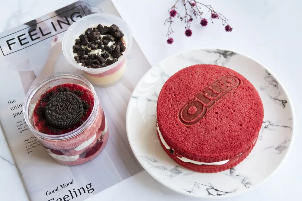 【開箱片】迎新年「吃紅」沾好運！全聯 X OREO 紅絲絨甜點喜氣登場
