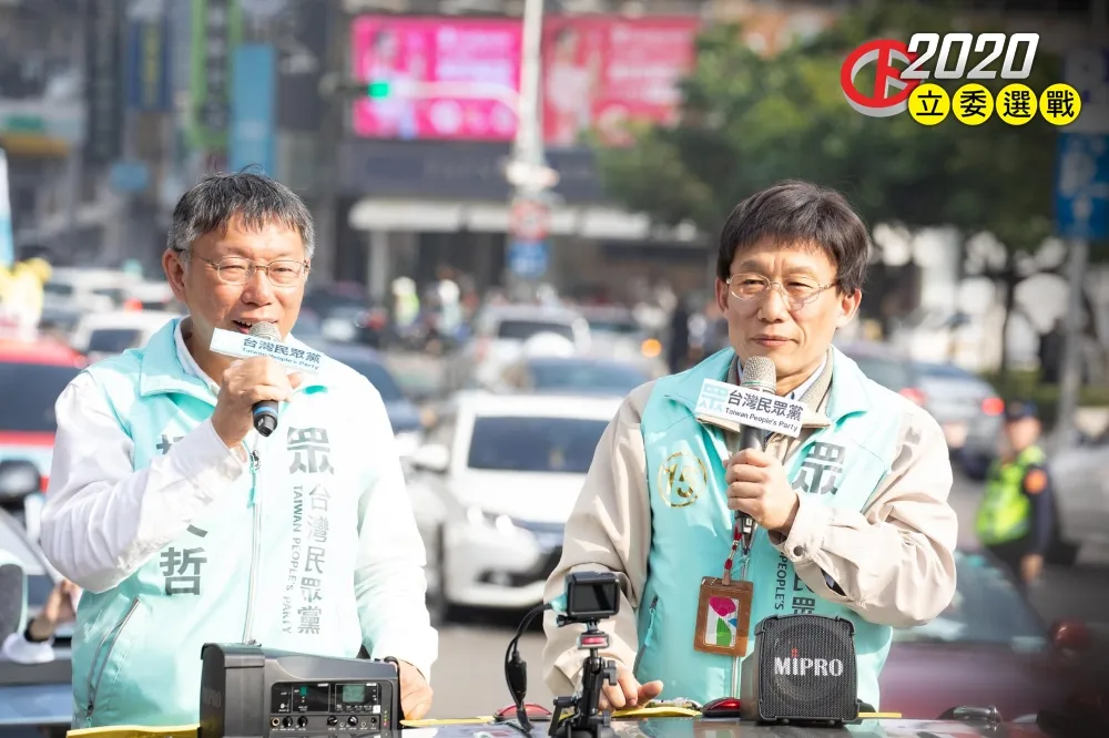 批民進黨黑鷹失事照跑行程　柯文哲：我看張友驊說的