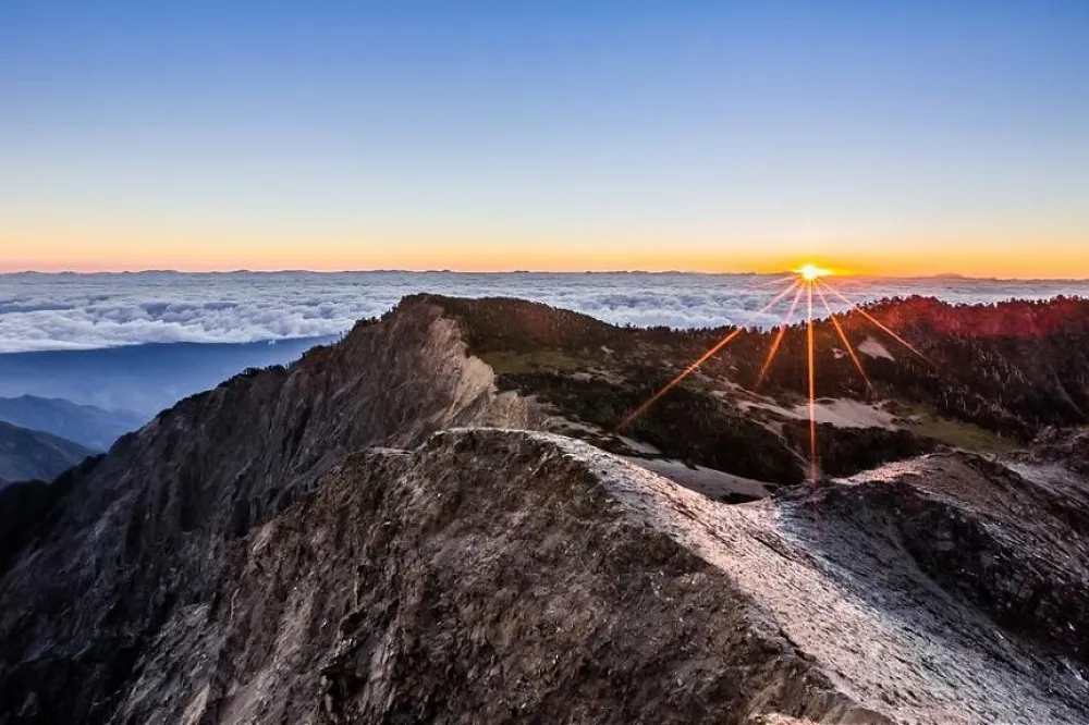台灣五嶽三尖一奇登山夢！台灣五嶽三尖一奇你挑戰過了嗎？