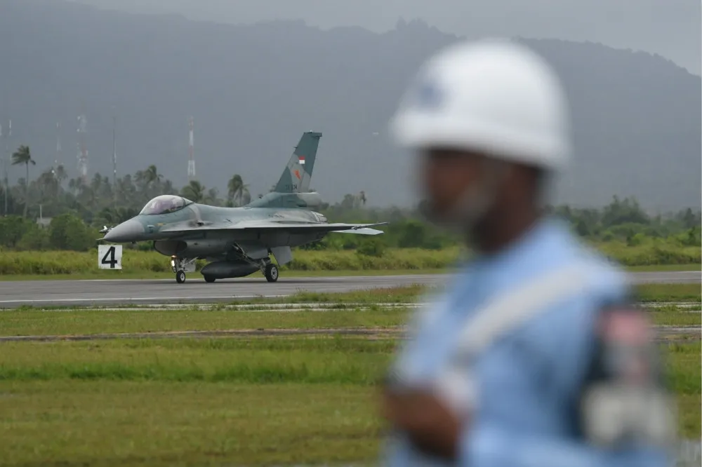 不滿中國海警船入侵納土納群島經濟海域　印尼派4架F-16戰機加強巡弋
