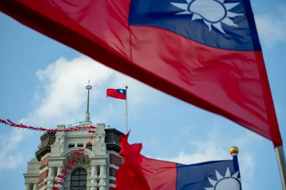 在國家的初始階段不要相信藍綠一樣爛