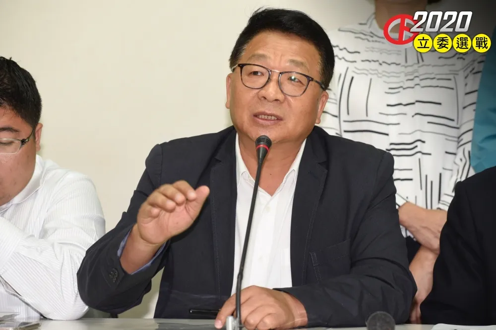 【快訊】宜蘭縣選區　民進黨陳歐珀自行宣布擊敗呂國華