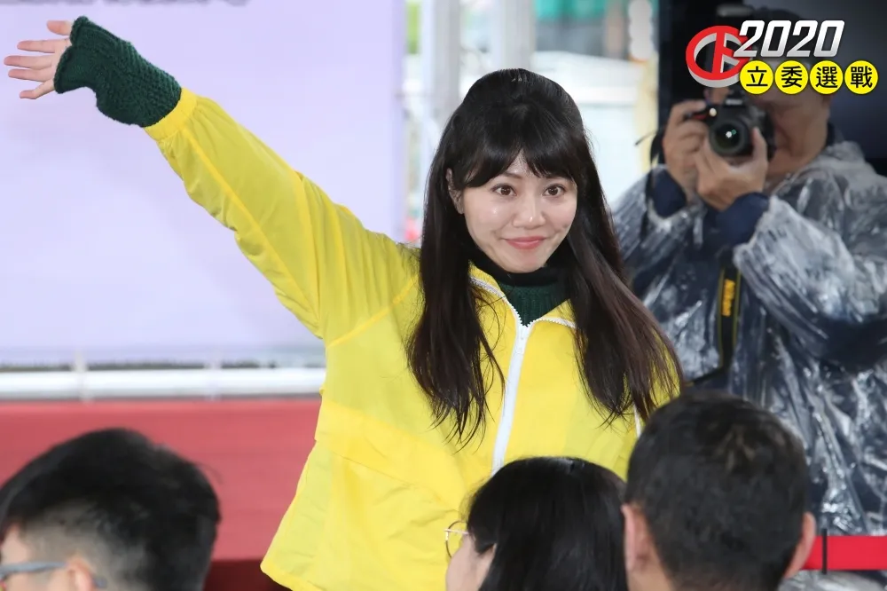 「港湖女神」高嘉瑜宣布當選　攻下台北市第4選區立委