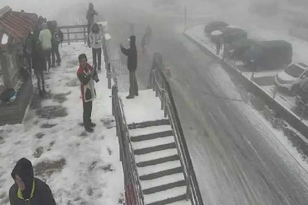 合歡山入夜路面恐結冰　台14甲線翠峰－大禹嶺預警性封閉