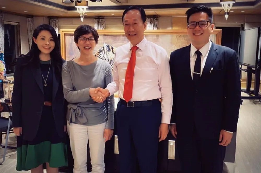 【奉柯令】蔡壁如率民眾黨請益郭台銘　但缺賴香伶及張其祿