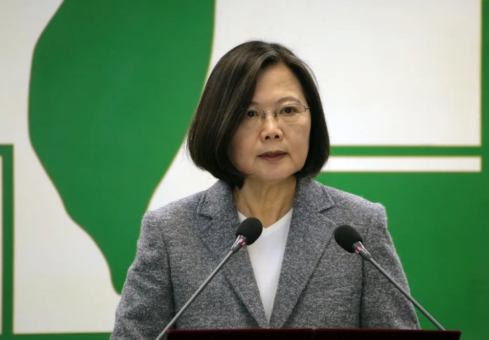 LSE推特貼文賀校友連任　蔡英文轉貼：以身為倫敦政經學院博士為榮