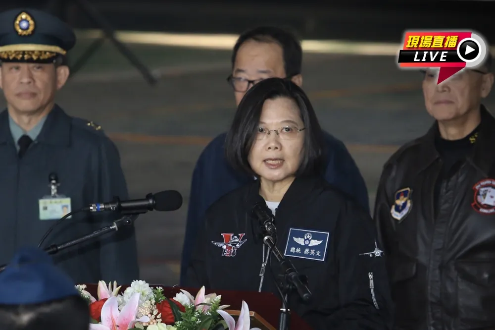 【直播】蔡英文衛冕嘉義空軍基地　視察F-16V接裝換訓作業