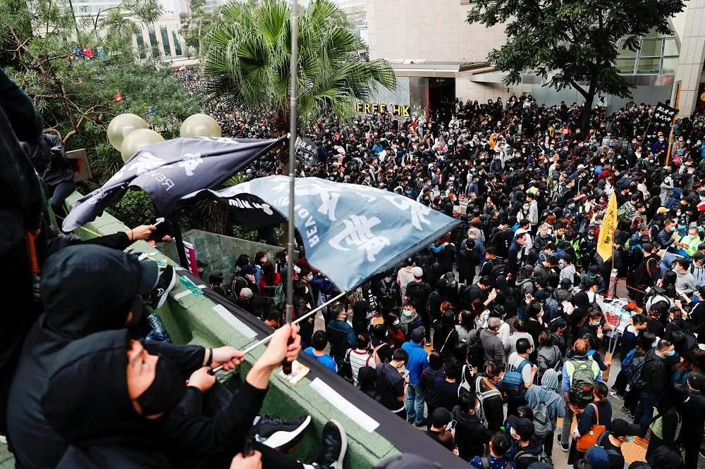 港府把學校老師當「反送中」代罪羔羊