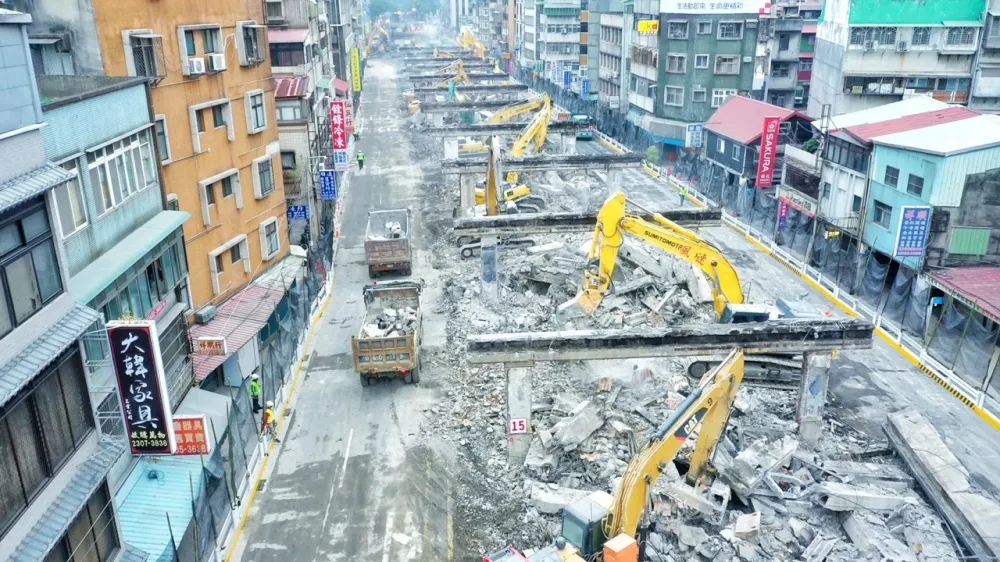 銜接雙北近50年中正橋引道拆除　24小時不停工拚年初三通車