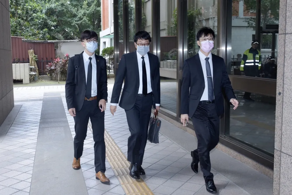 【直播】過年罷韓不中斷！　領銜人赴中選會領連署書