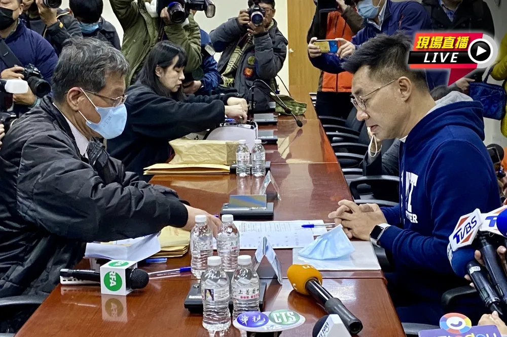 【直播】江啟臣赴國民黨部　領表參選黨主席