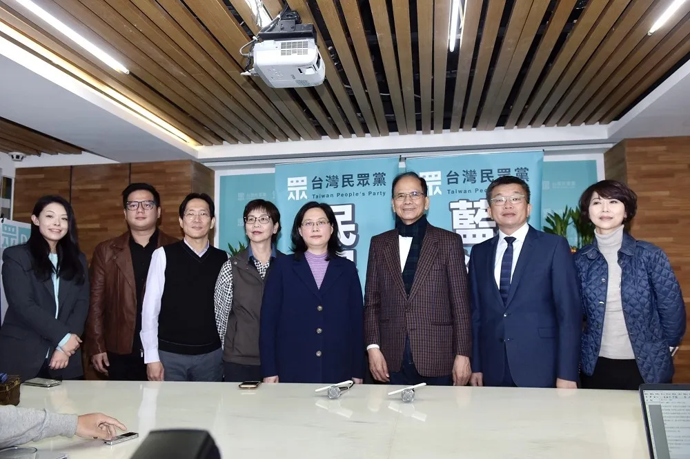 游錫堃拜會民眾黨爭立院龍頭　賴香伶拋選齡下修等3訴求