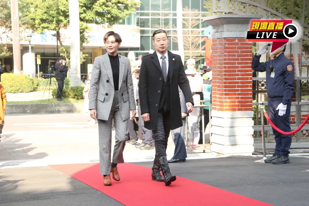 【圖輯】第10屆立委2/1就職　陳歐珀搶頭香、賴品妤短髮吸睛