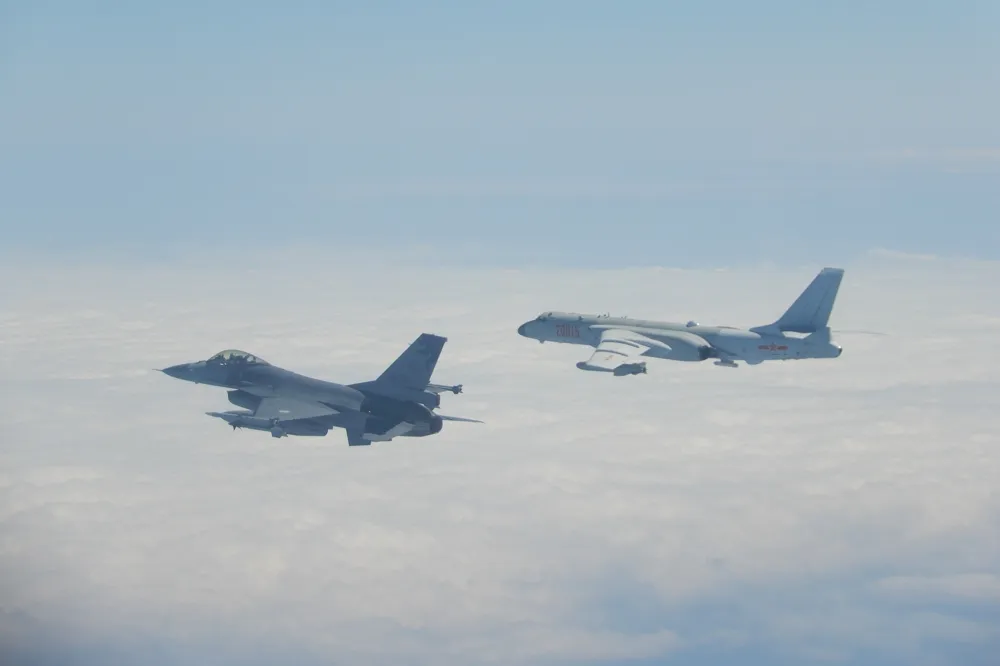 中國軍機連2天繞台　IDF戰機緊急升空