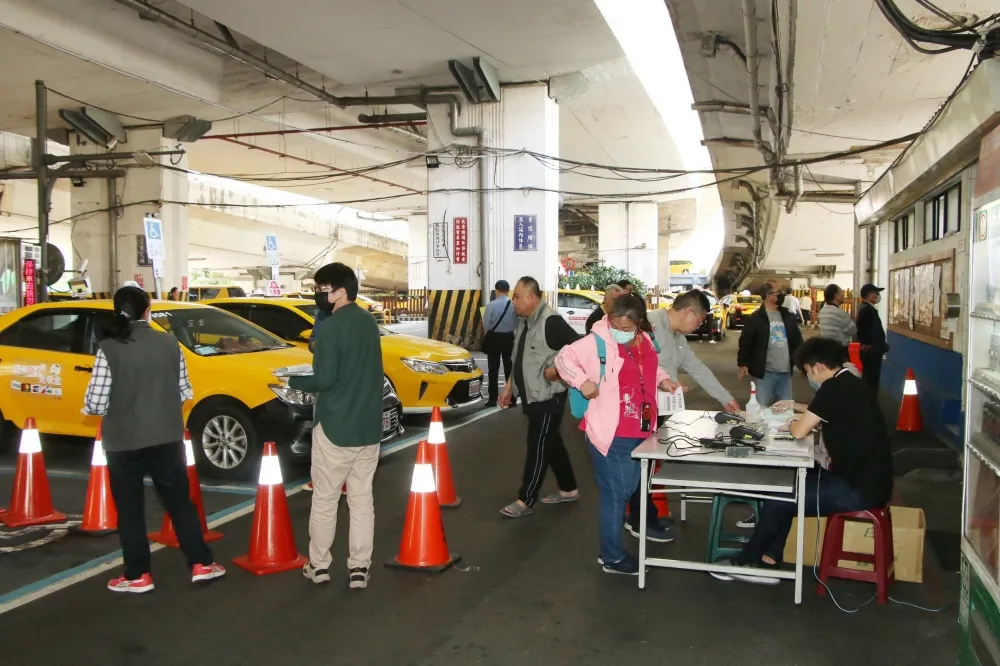 北市計程車司機「口罩有著落」　13日起一次買7片
