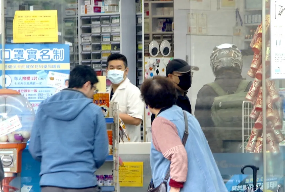 口罩產能增加　蘇貞昌拍板「運將優先」購買