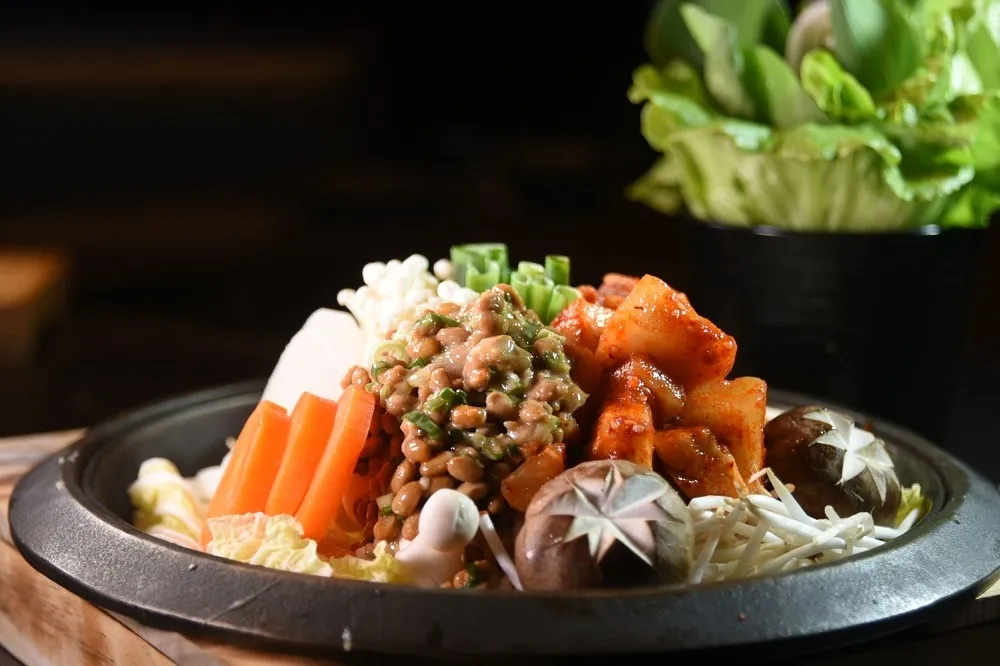 日本最夯健康「發酵鍋」2/17 晶華三燔本家開賣！丹麥雪花豬、美國牛、蔬菜盤通通吃到飽