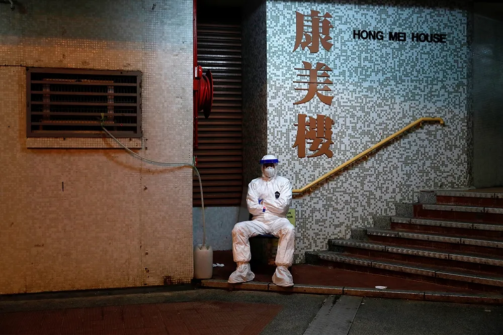 【武漢肺炎】港警獲大量高規格防護裝備　《香港電台》拍片嘲諷「貪生怕死」