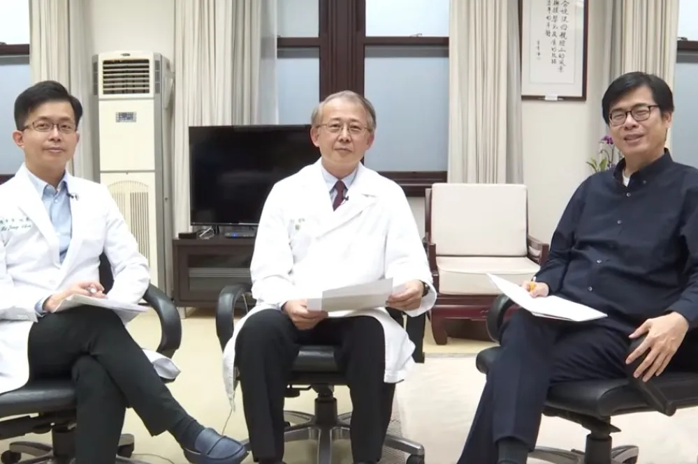 【武漢肺炎】開學日校園防疫！陳其邁與兒科醫師宣導「學童防疫」　只戴口罩夠嗎？老師家長該注意什麼？