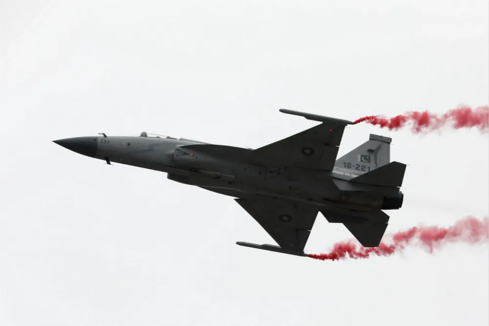 【強化國防】逐步替換老舊殲7　奈及利亞年底將獲3架梟龍戰機