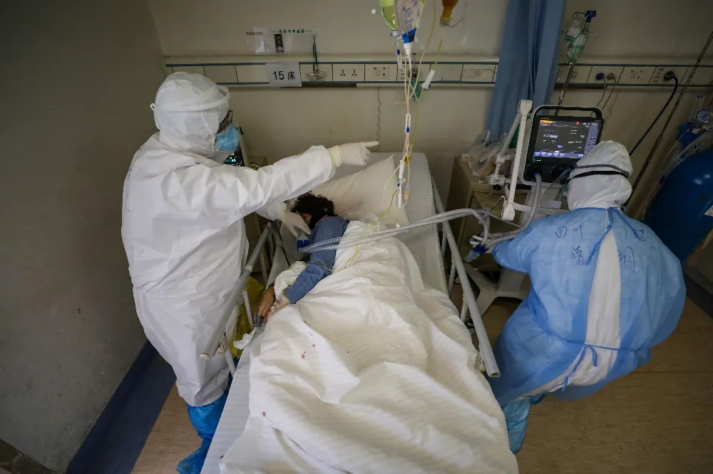 【武漢肺炎】患者死前呼吸困難哭喊「醫生你救救我」　中國醫生揭慘狀：只能「安慰性治療」