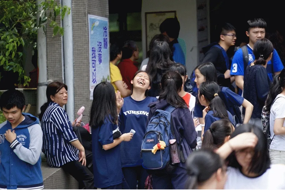 投書：不再延後開學？ 高中以下應全面線上開課